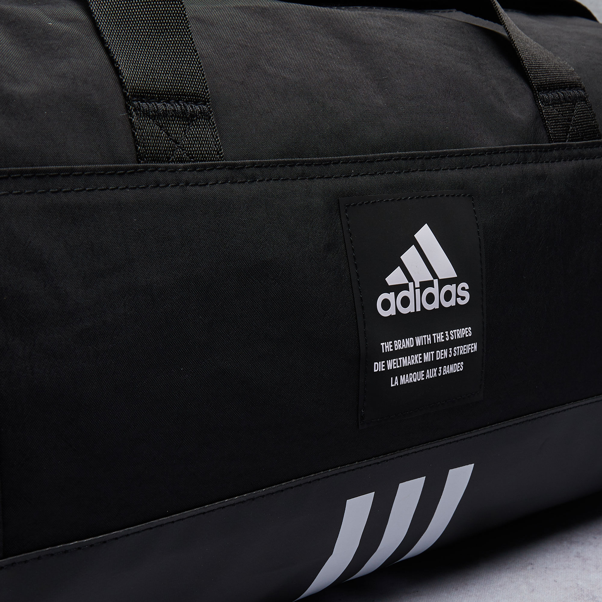 Adidas Originals Defense 2 Medium Duffle Bag gym travel carry on Black and  Gold | eBay