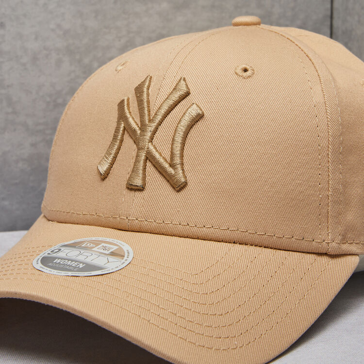 New York Yankees Women League Essential 9Forty Khaki/White